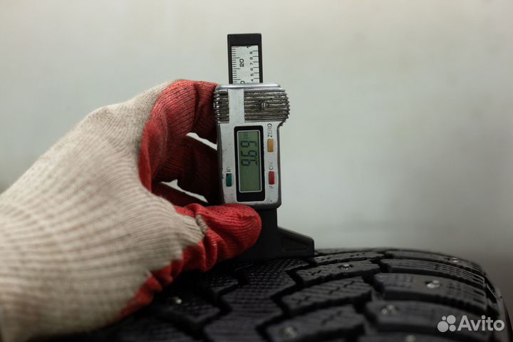 Bridgestone Blizzak Spike-01 225/40 R18 92T