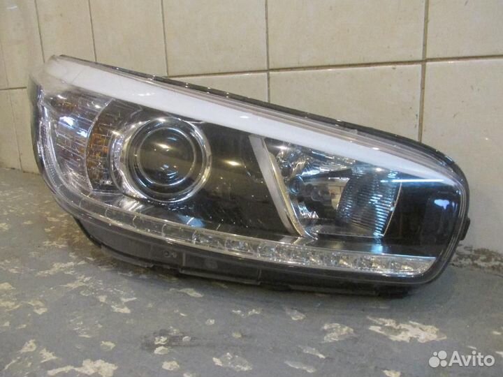 Фара правая Kia Ceed