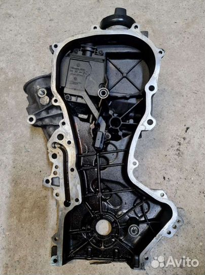Volkswagen Golf 6 Крышка двигателя передняя 03C109211BF, 03C109211BC