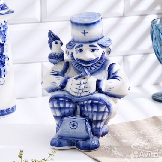 Штоф 'Айболит', 1 л, 21 см, гжель