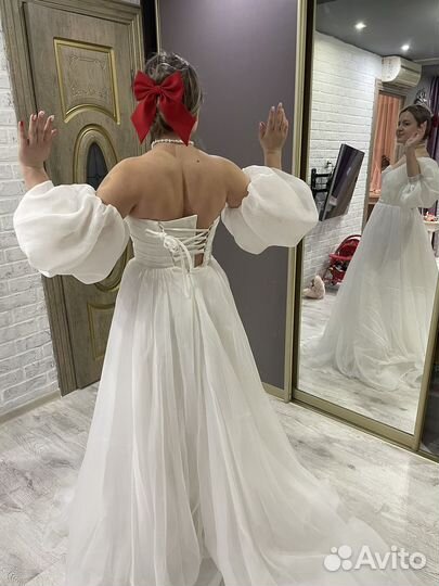 Свадебное платье