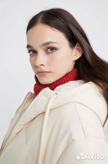 Водонепроницаемый пуховик новый 42 размер