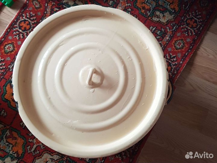 Кастрюля эмалированная