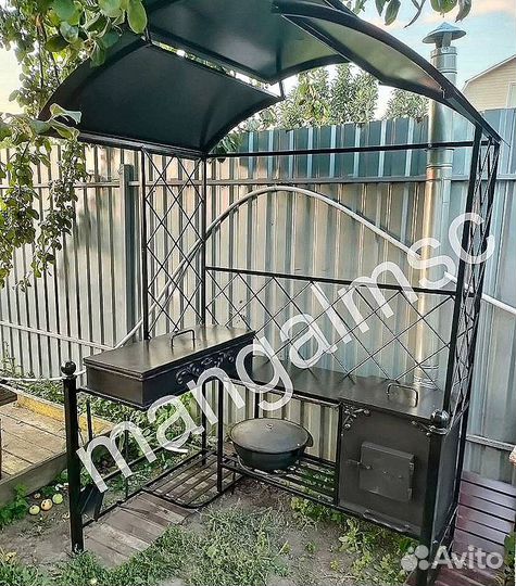 Мангал с крышей