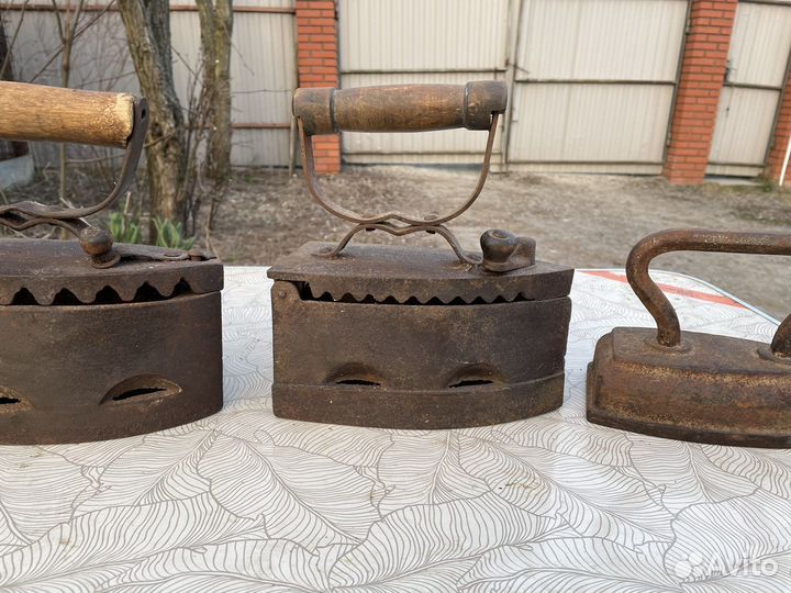 Старинные утюги