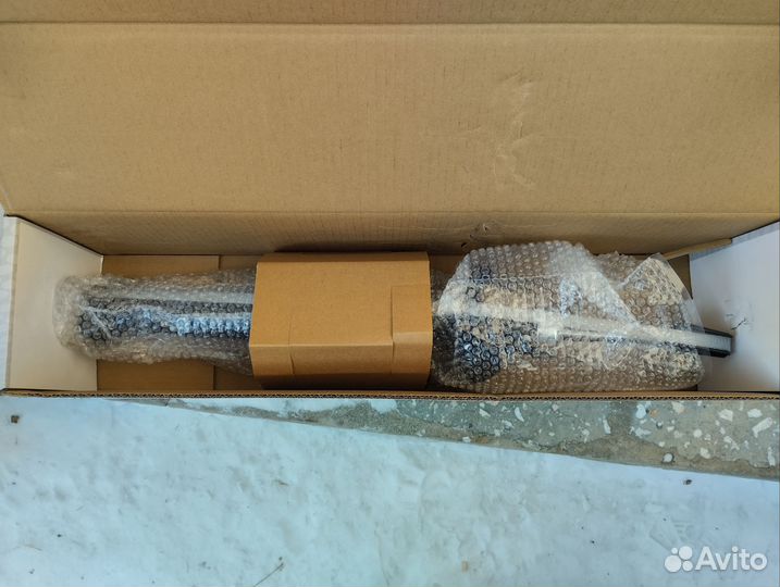 Амортизатор задний Mazda demio dw