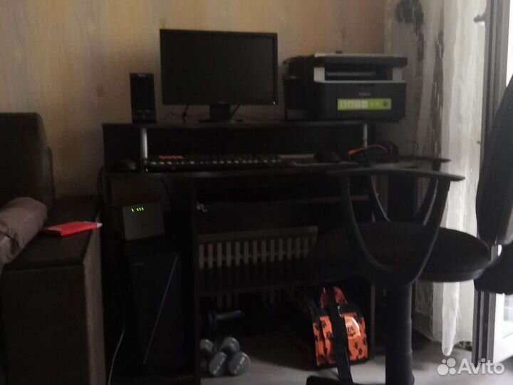 Компьютерный стол