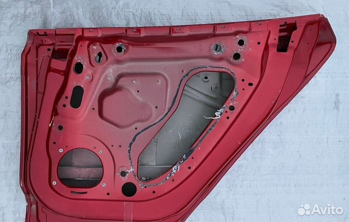 Дверь задняя правая Tesla Model S