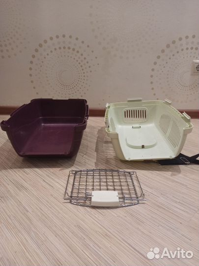 Переноска для кошек и маленьких собак