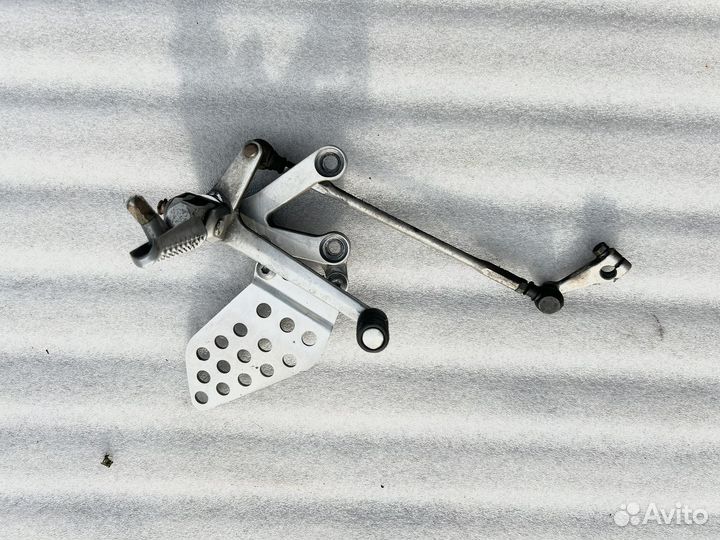 Honda CBR954RR левый водительский кронштейн