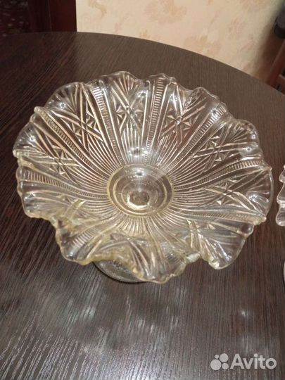 Три вазочки для варенья, орешков