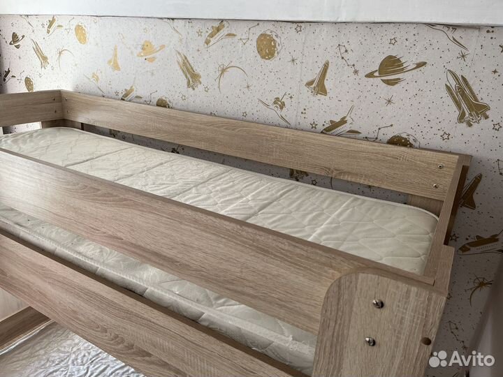 Двухъярусная кровать бу с матрасами