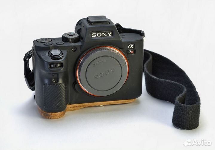 Фотокамера Sony A7R II + Zeiss FE 24-70/4