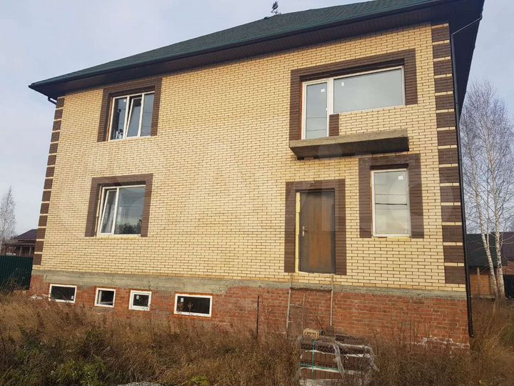 Дом 400 м² на участке 8 сот.