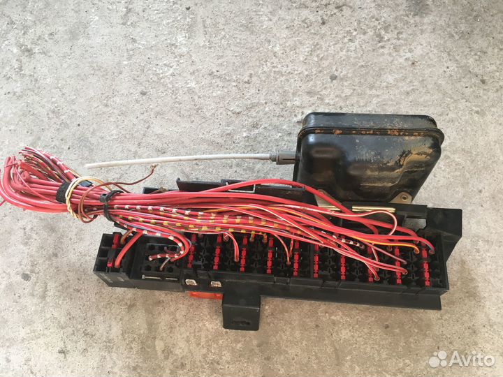 Блок предохранителей Mercedes W210 (3920)