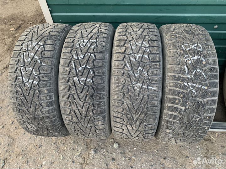 Pirelli Ice Zero 215/55 R17