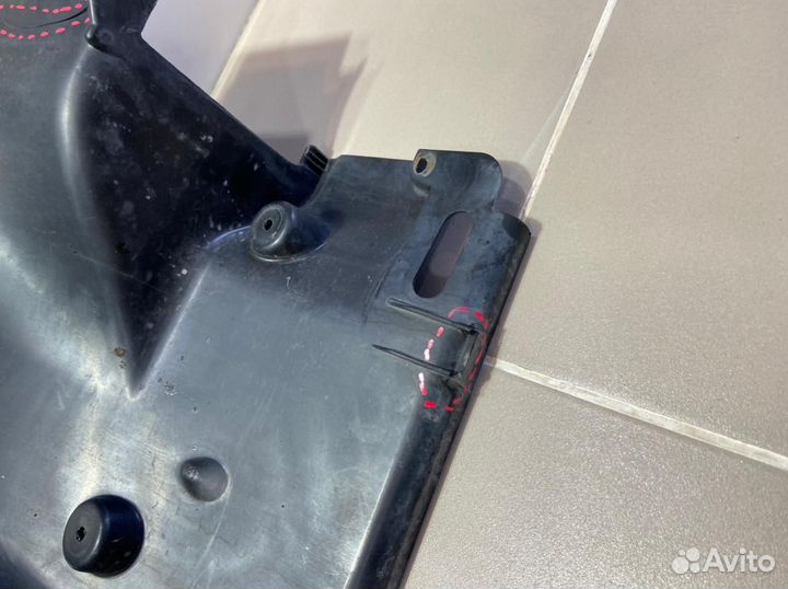 Воздуховод радиатора Porsche Cayenne 1