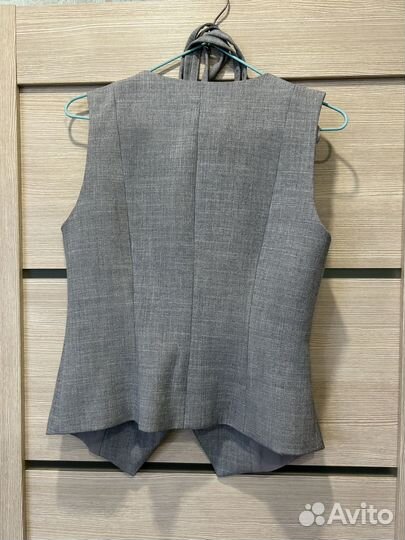 Жилетка серая трендовая