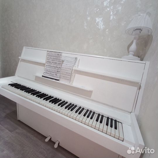Антикварное пианино riga