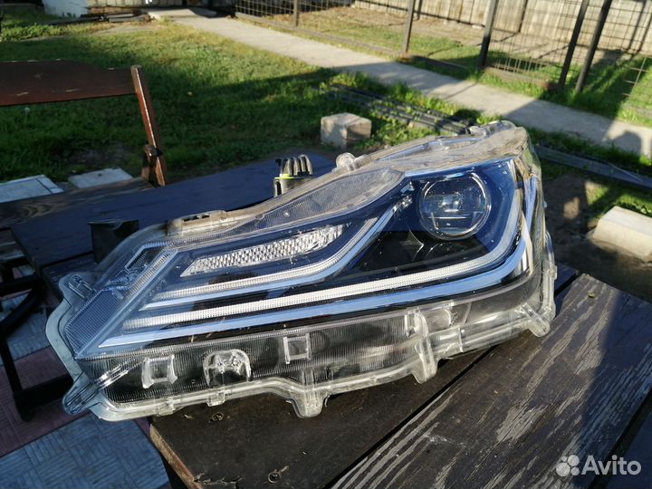 Фара левая Toyota Corolla E210 led