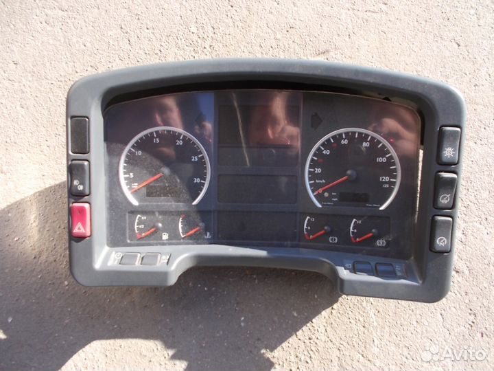 Щиток приборов MAN 81272026154