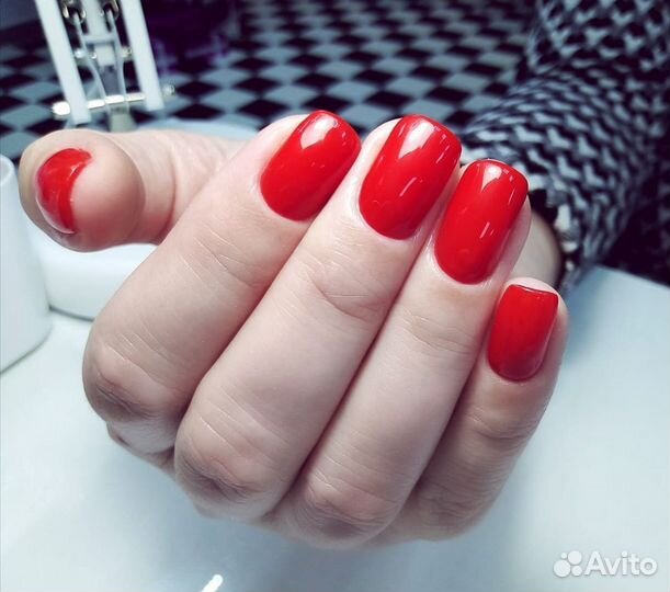 Маникюр и педикюр