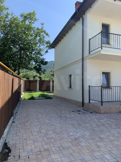 Дом 204 м² на участке 5 сот.