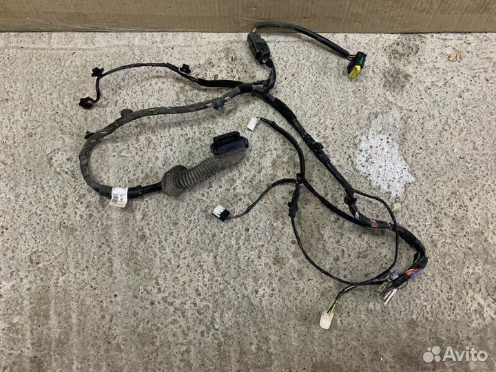 Проводка двери передней левой Hyundai Solaris 11