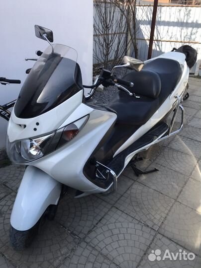 Продам максискутер Suzuki skywave 400