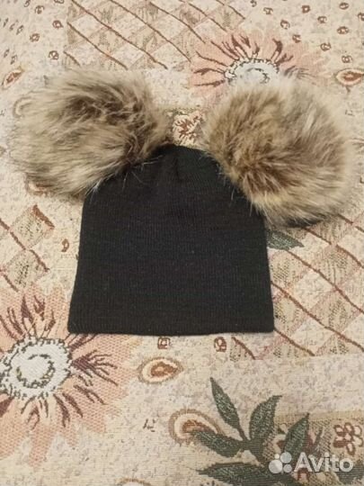 Шапка детская с помпонами
