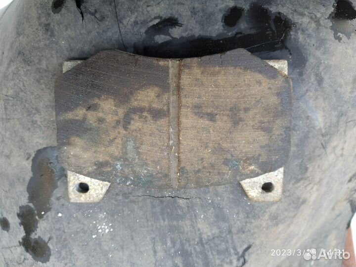 Колодки тормозные от москвича 2140