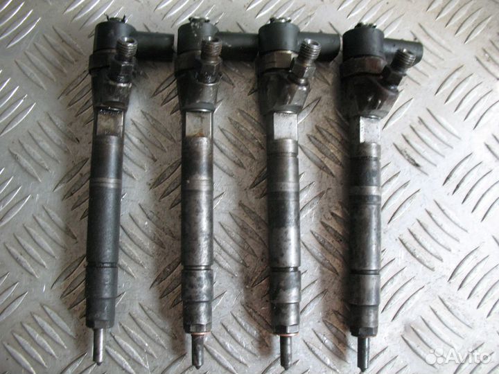 Форсунка дизельная Mercedes Benz Vito W638 2.2 CDI