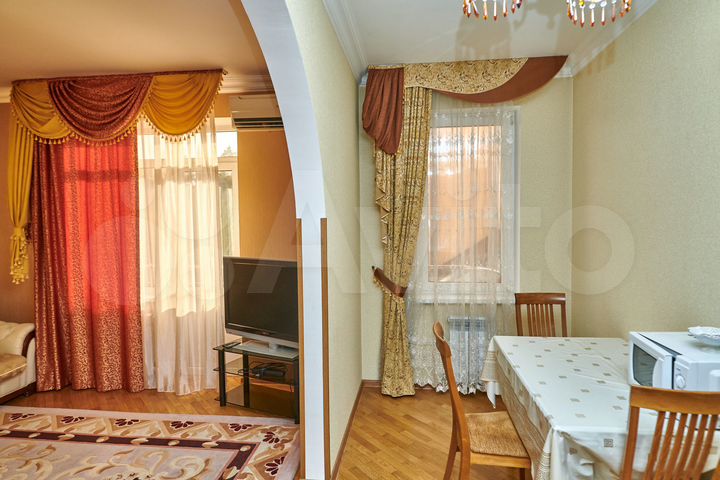 Комната 100 м², 2/4 эт.