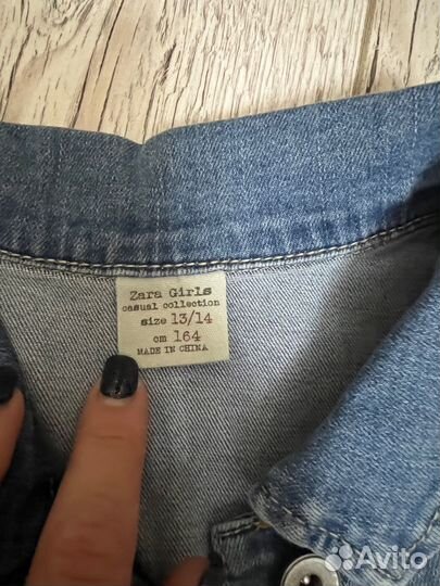 Джинсовая жилетка zara