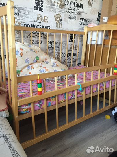 Детская кроватка