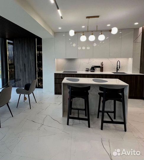 Кухонный гарнитур в современном стиле на заказ