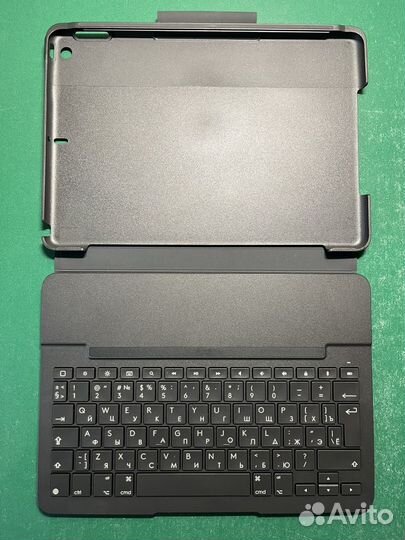 Logitech Slim Folio (for iPad 7, 8 & 9 gen.)