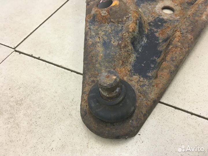 Рычаг передний правый Sandero 2009-2014