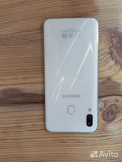 Samsung Galaxy A30, 3/32 ГБ