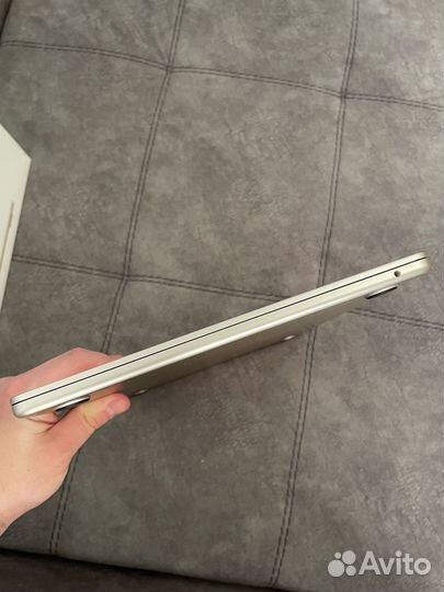 MacBook Air 15 M2 8/256 (40 циклов)