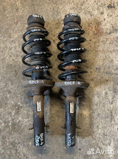 VW Golf 4 Стойки перед в сборе