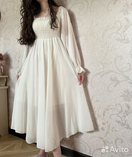 Платье белое легкое