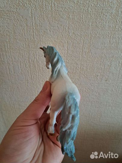 Единорог фигурка