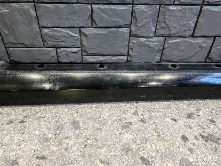 Порог левый W204 чёрный 197