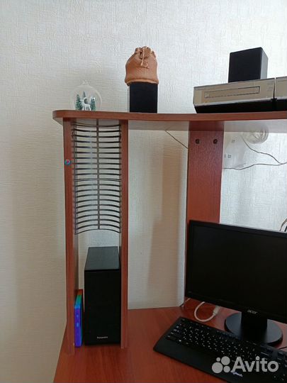 Компьютерный стол