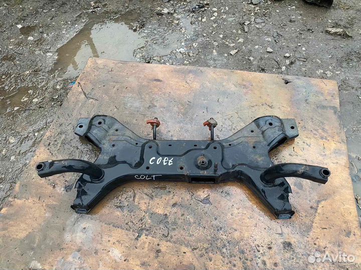 Передний подрамник Mitsubishi Colt z30