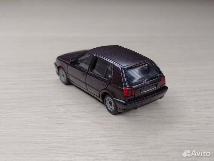 A26.2) Volkswagen Golf III (1997-2004) фиолетовый