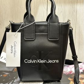 Сумка Calvin Klein sculpted monogram micro tote