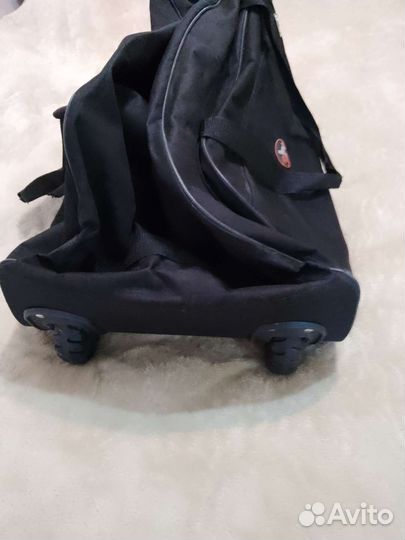 Спортивная сумка на колесах