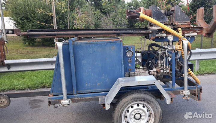 Малогабаритная бурильная установка на воду